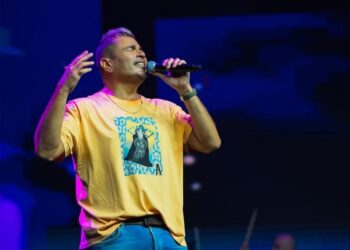 الهضبة يشارك جمهوره أحدث أغانيه