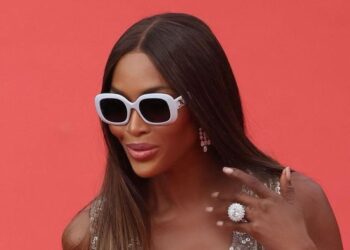 ناعومي كامبل تستقبل طفلها الثاني بعمر ال 53