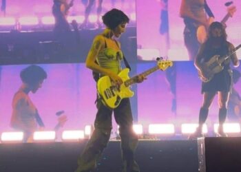 أجواء حماسية تجمع هالزي مع الجمهور البحريني