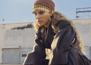 Mama Eh رسالة حب من إليانا للعالم المادي