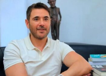 أحمد عز مكرماً بجائزة “فاتن حمامة” للتميز