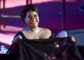 شيرين عبد الوهاب تنفي الشائعات وتهدد!