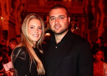 إيلي صعب جونيور يحتفل بملاكه الذهبي