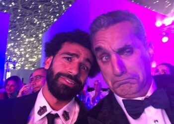 هل يدافع “باسم يوسف” عن “محمد صلاح”؟