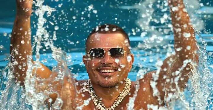 عمرو دياب والتيزر الخاص بجديده