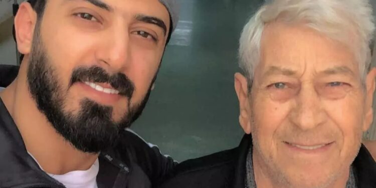 اسماعيل تمر ينعي والده