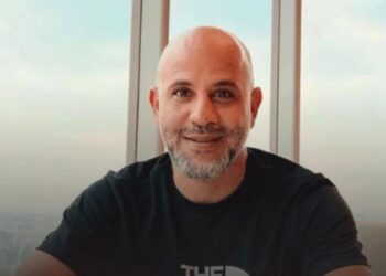 عزيز الشافعي يطلق “قولوا لولادكو”