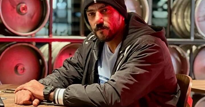 أحمد العوضي يروّج لفيلمه الجديد “الإسكندراني”