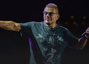 عمرو دياب يعلن عودته لإحياء حفلاته من جديد!