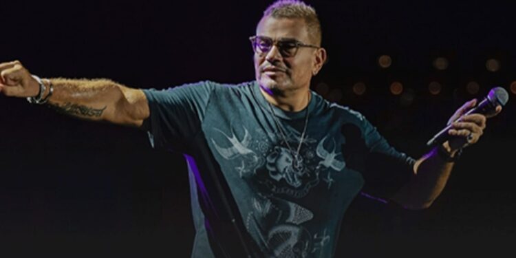 عمرو دياب يعلن عودته لإحياء حفلاته من جديد!