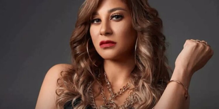 “إنجي شرف” تعلن اعتزالها الفن