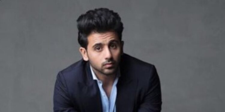 فؤاد عبدالواحد ينعي والده