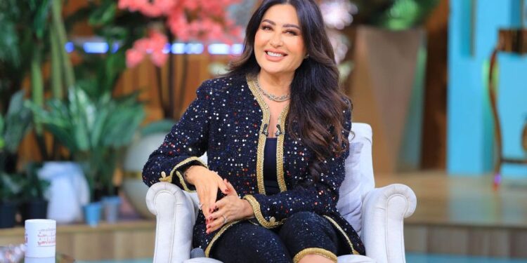 لطيفة “الفن يجب أن يكون سلاح مدني”