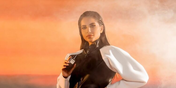 سارة مراد تُعلن خطوبتها