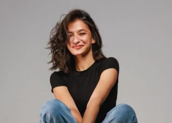 أميرة أديب لاعبة كرة قدم في هوليوود