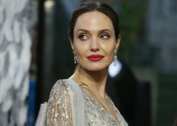 أنجلينا جولي تفجر مفاجأة من العيار الثقيل!
