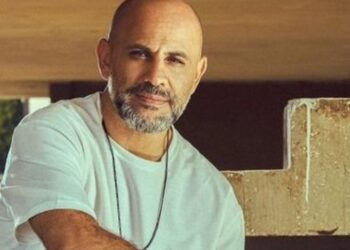 عزيز الشافعي يخرج مستهجناً الهجوم على روبي