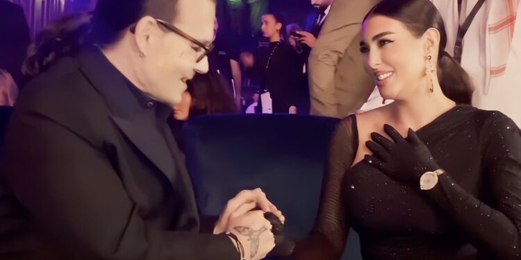 ياسمين صبري تكشف تفاصيل حديثها مع جوني ديب