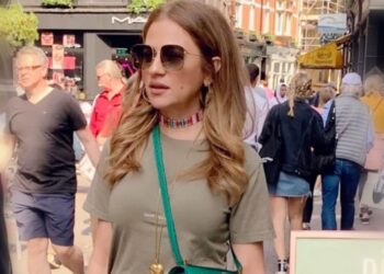 جوليا بطرس توجه رسالة لصحافي معتز عزايزة