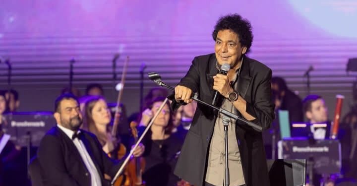 “محمد منير” خارج فيلم “سواح”