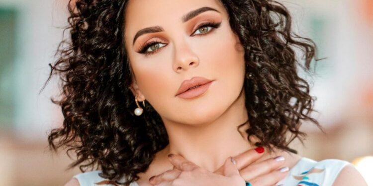 سلاف فواخرجي “أرفض المغامرة بتاريخي الفني لمجرد إثبات الوجود”