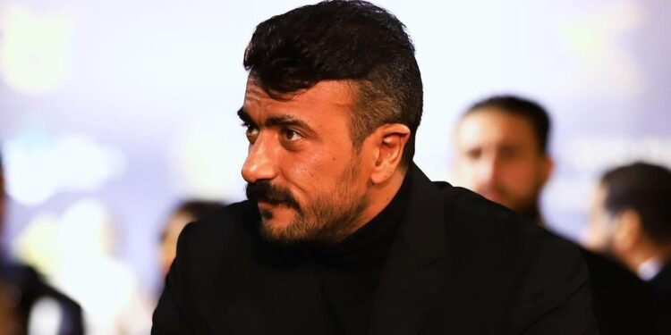 أحمد العوضي يتعرض لأزمة صحية بعد طلاقه