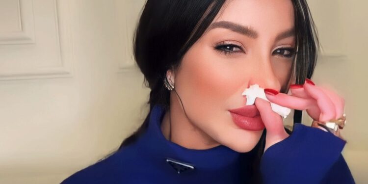 “دنيا بطمة” توجه رسالة لملك المغرب وتبكي بحرقة