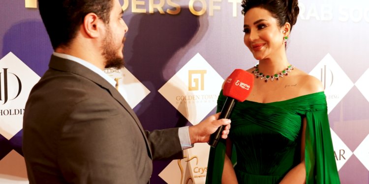 لجين عمران: “السوشيال ميديا كثيرها زيف”