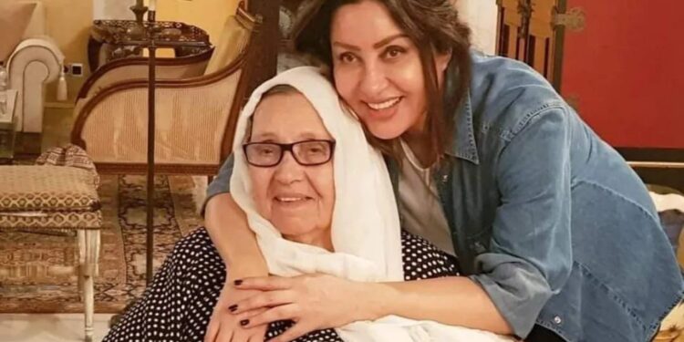 وفاة والدة لطيفة التونسية