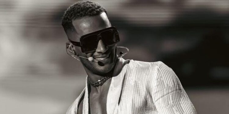 محمد رمضان يوضح حقيقة صورة مع فنانة كويتية