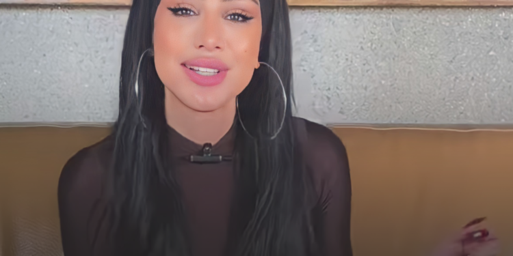 مايا دياب بالشعر الأسود في جديدها “قولي”