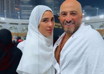 بعد أخبار انفصالهما.. مجدي الهواري مع زوجته !