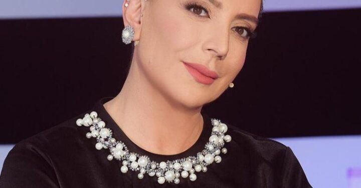 شكران مرتجى: “بعد وفاة أمي ما عاد ضحكت من قلبي”.