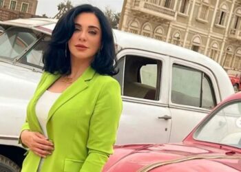 سلاف فواخرجي: “اخترت البقاء في وطني ولم أستطع أن أعيش الحزن على أمي بسبب…”