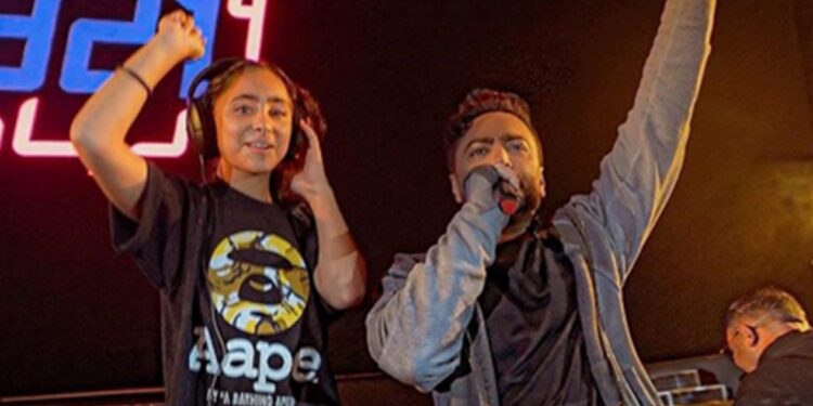 موقف طريف جمع تامر حسني بابنته تاليا في دبي !