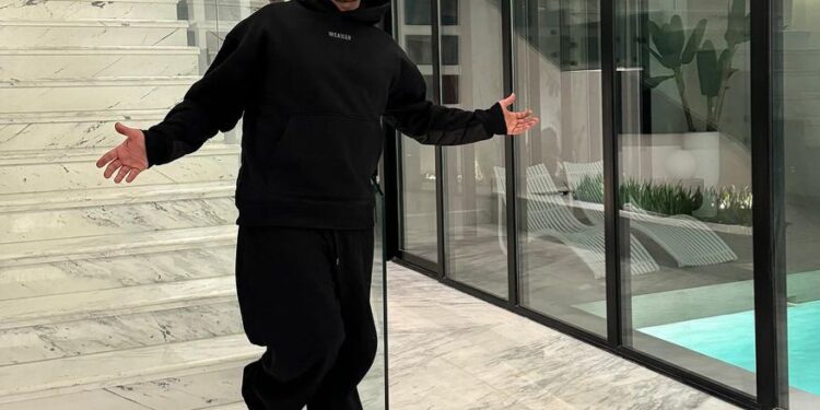 أحمد سعد يحصل على هدية من المملكة العربية السعودية وهي..