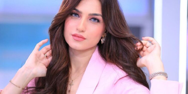 ياسمين عز ترد على خبر زواجها..