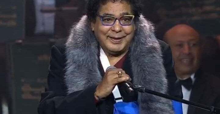 الكينج “محمد منير” يعتذر من جمهوره عن استكمال حفله في “ليالي سعودية مصرية “