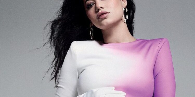 رحمة رياض وزوجها يكشفان عن جنس مولودهما!