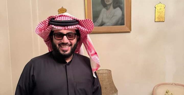 تركي آل الشيخ يعلن عن مفاجأة خلال تواجده في منزل نجاة الصغيرة