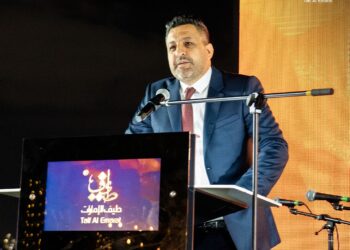 “طيف الإمارات” تطلق عوداً يعبق بالذهب بحضور النجوم