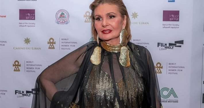 يسرا مكرمة في لبنان وهذه رسالتها لشعبه…