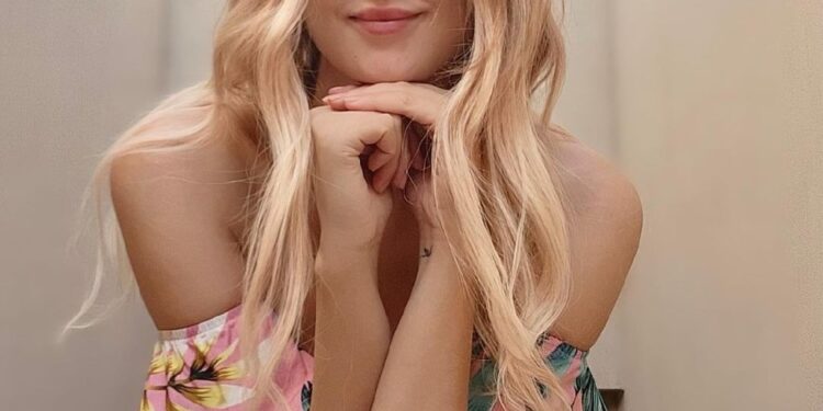 عائشة بن أحمد مصابة “بفوبيا المرض