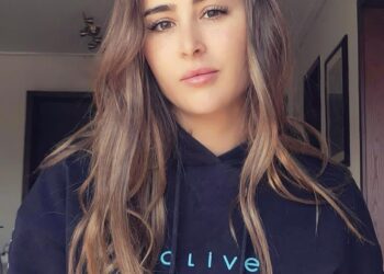 رسالة عائشة بن أحمد لهؤلاء الأمهات