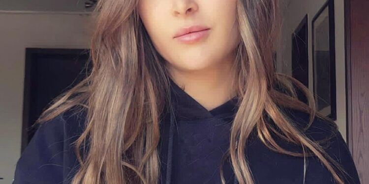 رسالة عائشة بن أحمد لهؤلاء الأمهات