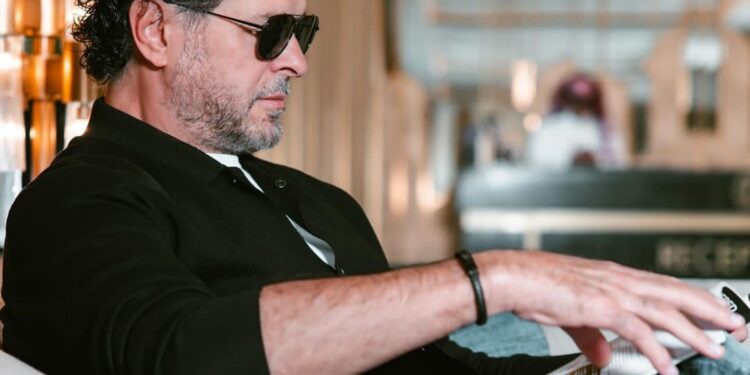 راغب علامة يصدر جديده “التِّقيل تِقيل”