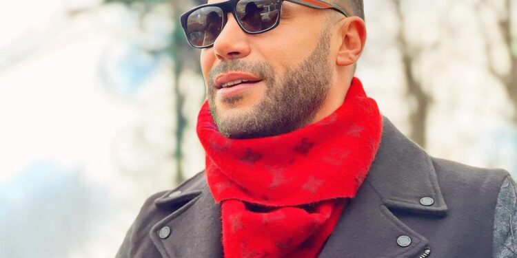 محمد إمام يشوٌق لفيلمه الجديد “اللعب مع العيال”