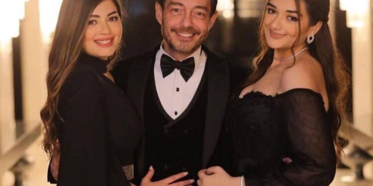 أحمد زاهر يدافع عن بناته ويهاجم المنتقدين