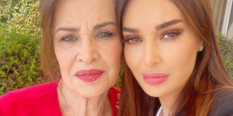 أهل الفن يقدمون العزاء لسيرين عبدالنور