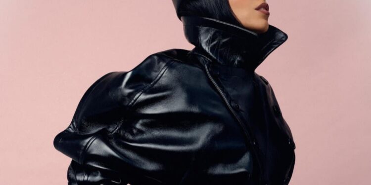 سلمى أبو ضيف تصف نفسها بالشخص “المسالم”